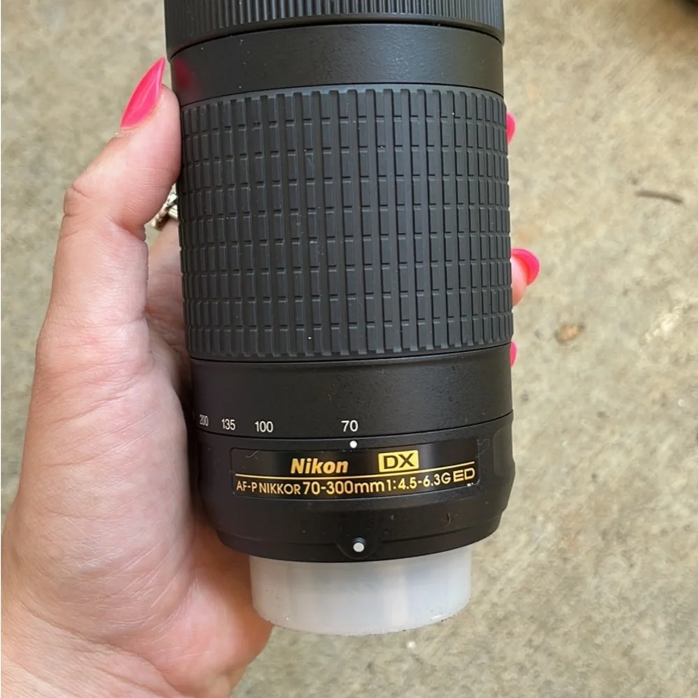 Hardly used Nikon D3400 with two lenses